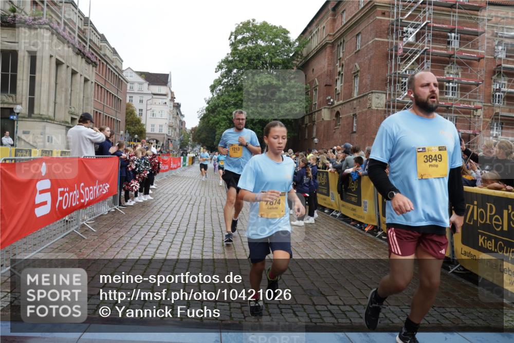 13.09.2026 - Kiel Lauf Yannick Fuchs http://msf.ph/oto/10421026 13.09.2026 09:42:57 Ziel 1040, 1213, 3827, 3849, 3850, 5530, 7874, 8191, 8870, 9311, 9629, 11721, 11753, 12678, 142, 445, 762, 771, 1045, 1777, 2608, 2914, 3827, 4322, 4548, 5559, 6075, 6099, 6213, 6423, 6542, 6913, 8532, 9519, 9592, 9706, 12190, 255, 1508, 3041, 5929, 7099, 7532, 8808, 9354, 9933, 10047, 10118, 12259, 133, 2914, 2955, 2977, 3676, 5105, 6099, 6797, 10938, 11793 meine-sportfotos.de