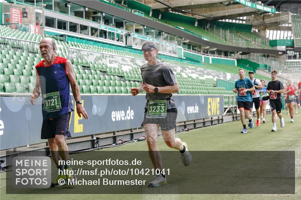 13.09.2026 - 21. swb-Marathon Bremen Michael Burmester http://msf.ph/oto/10421041 13.09.2026 12:59:09 Laufen im Stadion 141, 148, 191, 226, 232, 342, 511, 672, 745, 789, 790, 972, 1080, 1119, 1166, 1191, 1199, 1209, 1281, 1516, 1642, 1647, 1752, 1931, 1933, 2046, 2088, 2210, 2289, 2343, 2367, 2397, 2425, 2481, 2517, 2570, 2577, 2771, 2806, 2807, 2827, 2885, 2899, 2953, 2961, 2979, 3015, 3021, 3098, 3120, 3124, 3138, 3148, 3182, 3186, 3190, 3233, 3273, 3319, 3338, 3435, 3516, 3531, 3534, 3560, 3652, 3655, 3695, 3861, 3930, 3933, 3934, 205 meine-sportfotos.de