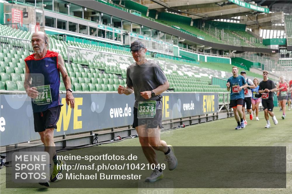 13.09.2026 - 21. swb-Marathon Bremen Michael Burmester http://msf.ph/oto/10421049 13.09.2026 12:59:09 Laufen im Stadion 141, 148, 191, 226, 232, 342, 511, 672, 745, 789, 790, 972, 1080, 1119, 1166, 1191, 1199, 1209, 1281, 1516, 1642, 1647, 1752, 1931, 1933, 2046, 2088, 2210, 2289, 2343, 2367, 2397, 2425, 2481, 2517, 2570, 2577, 2771, 2806, 2807, 2827, 2885, 2899, 2953, 2961, 2979, 3015, 3021, 3098, 3120, 3124, 3138, 3148, 3182, 3186, 3190, 3233, 3273, 3319, 3338, 3435, 3516, 3531, 3534, 3560, 3652, 3655, 3695, 3861, 3930, 3933, 3934, 205 meine-sportfotos.de