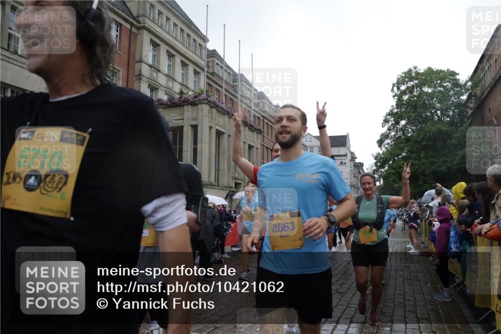 13.09.2026 - Kiel Lauf Yannick Fuchs http://msf.ph/oto/10421062 13.09.2026 10:53:30 Ziel 168, 207, 1199, 1757, 2692, 3027, 3498, 4005, 4515, 4657, 5285, 5766, 5769, 5788, 6543, 6712, 6821, 6926, 7021, 7132, 7365, 7571, 7599, 7649, 8003, 8821, 9677, 11166, 11537, 11556, 12380, 12513, 127, 373, 1071, 1486, 2174, 2336, 2859, 3104, 3153, 3173, 3500, 3587, 3657, 4196, 5642, 5643, 5691, 5710, 5924, 6015, 6055, 6104, 6161, 6181, 6374, 6695, 6777, 7139, 7596, 7869, 8422, 8483, 8516, 8518, 8863, 8905, 9749, 10276, 10367, 10721, 11074, 11097, 11253 meine-sportfotos.de