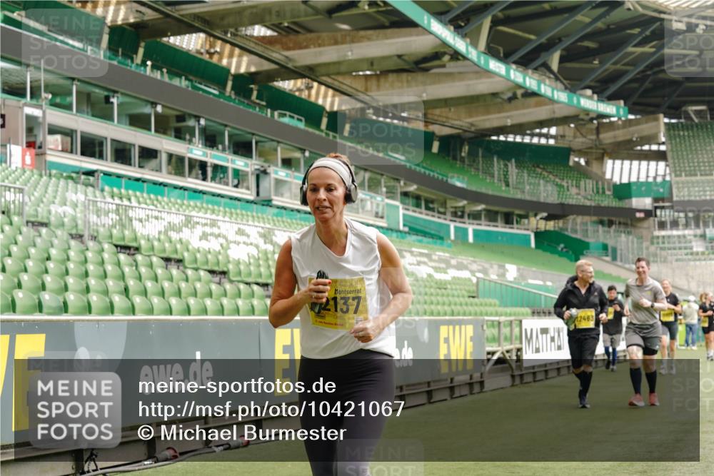 13.09.2026 - 21. swb-Marathon Bremen Michael Burmester http://msf.ph/oto/10421067 13.09.2026 10:44:35 Laufen im Stadion 10004, 10005, 10137, 10176, 10191, 10192, 10194, 10271, 10295, 10325, 10335, 10344, 10402, 10459, 10474, 10513, 10568, 10600, 10605, 10606, 10629, 10679, 10713, 10756, 10779, 10882, 10899, 10900, 10979, 10997, 10999, 11081, 11200, 11217, 11233, 11264, 11307, 11333, 11337, 11355, 11385, 11408, 11448, 11456, 11461, 11482, 11495, 11629, 11808, 11932, 11943, 12057, 12089, 12151, 12224, 12226, 12311, 12321, 12334, 12539 meine-sportfotos.de