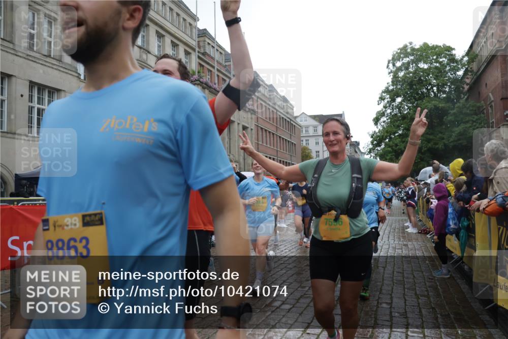 13.09.2026 - Kiel Lauf Yannick Fuchs http://msf.ph/oto/10421074 13.09.2026 10:53:31 Ziel 168, 207, 1199, 1757, 2692, 3027, 3498, 4005, 4515, 4657, 5285, 5766, 5769, 5788, 6543, 6712, 6821, 6926, 7021, 7132, 7365, 7571, 7599, 7649, 8003, 8821, 9677, 11166, 11537, 11556, 11912, 12380, 12513, 127, 168, 207, 373, 1071, 1486, 2174, 2336, 2859, 3104, 3153, 3173, 3500, 3587, 3657, 4196, 5642, 5643, 5691, 5924, 6015, 6055, 6104, 6161, 6181, 6374, 6695, 6777, 7139, 7596, 7869, 8422, 8483, 8516, 8518, 8863, 8905, 9749, 10276, 10367, 10721, 11074, 11097, 11253 meine-sportfotos.de