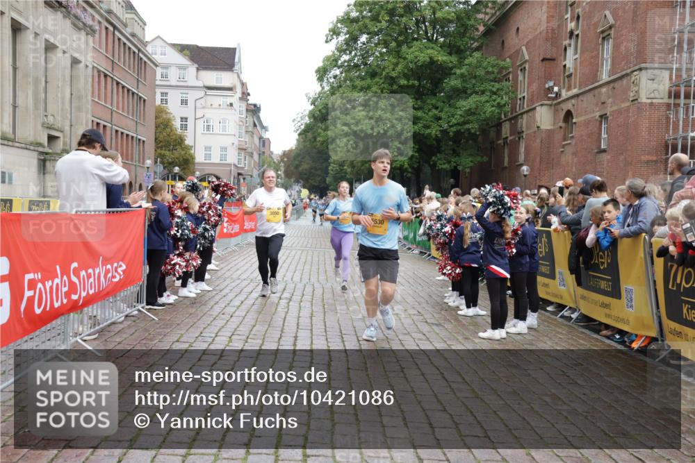 13.09.2026 - Kiel Lauf Yannick Fuchs http://msf.ph/oto/10421086 13.09.2026 09:43:01 Ziel 1040, 1213, 3849, 3850, 5530, 7874, 8191, 9311, 9354, 9629, 11753, 12678, 142, 445, 762, 771, 1045, 1777, 2608, 3827, 4322, 4548, 5559, 6075, 6213, 6423, 6542, 6913, 8532, 8870, 9311, 9519, 9592, 9706, 11721, 12190, 12678, 255, 623, 1508, 3041, 5929, 6377, 7099, 7532, 8808, 9933, 10047, 10118, 12259, 445, 771, 2914, 2955, 2977, 5559, 6099, 6542, 10938, 12190 meine-sportfotos.de