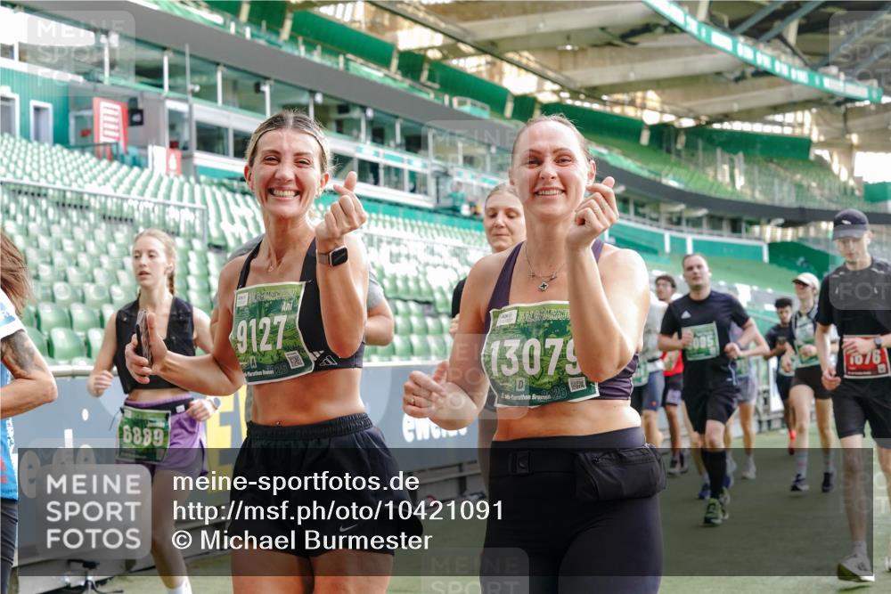 13.09.2026 - 21. swb-Marathon Bremen Michael Burmester http://msf.ph/oto/10421091 13.09.2026 13:21:59 Laufen im Stadion 128, 160, 211, 258, 343, 351, 423, 441, 571, 601, 620, 704, 782, 851, 1060, 1094, 1157, 1158, 1177, 1259, 1316, 1344, 1417, 1439, 1518, 1657, 1669, 1676, 1691, 1729, 1808, 1846, 1883, 2139, 2201, 2258, 2278, 2290, 2394, 2395, 2414, 2417, 2437, 2504, 2519, 2551, 2588, 2619, 2632, 2652, 2660, 2685, 2711, 2736, 2793, 2828, 2886, 2954, 2964, 2995, 3004, 3010, 3022, 3034, 3070, 3074, 3102, 3144, 3225, 3351, 3682, 3784, 4020, 4431, 4584, 1506 meine-sportfotos.de