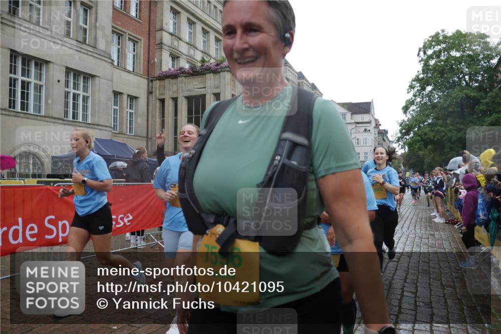 13.09.2026 - Kiel Lauf Yannick Fuchs http://msf.ph/oto/10421095 13.09.2026 10:53:31 Ziel 168, 207, 1199, 1757, 2692, 3027, 3498, 4005, 4515, 4657, 5285, 5766, 5769, 5788, 6543, 6712, 6821, 6926, 7021, 7132, 7365, 7571, 7599, 7649, 8003, 8821, 9677, 11166, 11537, 11556, 11912, 12380, 12513, 127, 168, 207, 373, 1071, 1486, 2174, 2336, 2859, 3104, 3153, 3173, 3500, 3587, 3657, 4196, 5642, 5643, 5691, 5924, 6015, 6055, 6104, 6161, 6181, 6374, 6695, 6777, 7139, 7596, 7869, 8422, 8483, 8516, 8518, 8863, 8905, 9749, 10276, 10367, 10721, 11074, 11097, 11253 meine-sportfotos.de