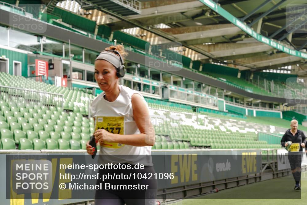 13.09.2026 - 21. swb-Marathon Bremen Michael Burmester http://msf.ph/oto/10421096 13.09.2026 10:44:36 Laufen im Stadion 10004, 10005, 10137, 10176, 10191, 10192, 10194, 10271, 10295, 10325, 10335, 10344, 10402, 10459, 10474, 10513, 10568, 10600, 10605, 10606, 10629, 10679, 10713, 10756, 10779, 10882, 10899, 10900, 10979, 10997, 10999, 11081, 11200, 11217, 11233, 11264, 11307, 11333, 11337, 11355, 11385, 11408, 11448, 11456, 11461, 11482, 11495, 11629, 11808, 11932, 11943, 12057, 12089, 12151, 12224, 12226, 12311, 12321, 12334, 12539 meine-sportfotos.de