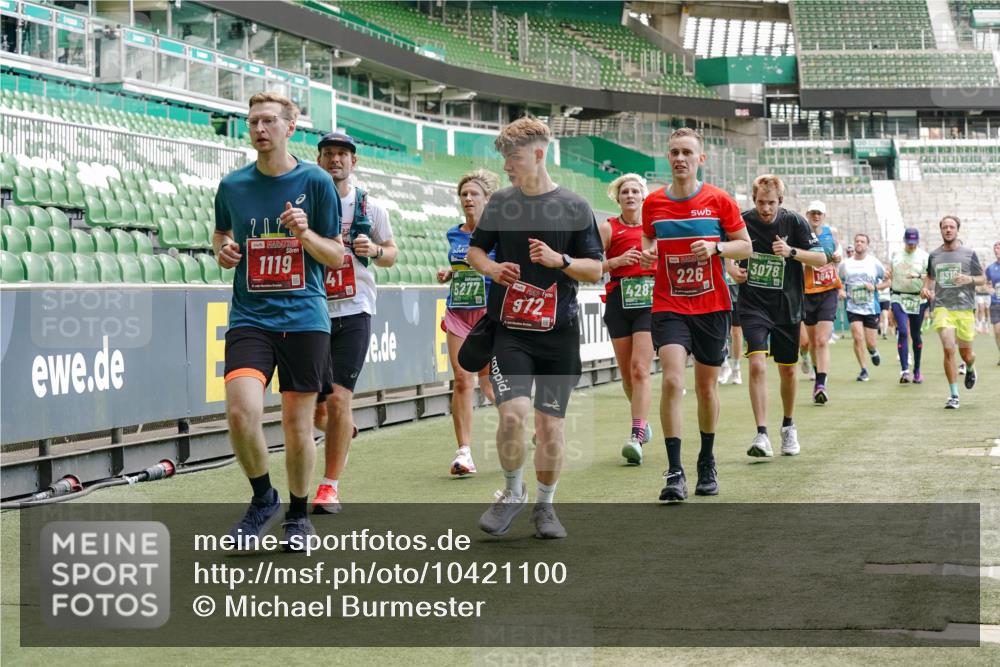 13.09.2026 - 21. swb-Marathon Bremen Michael Burmester http://msf.ph/oto/10421100 13.09.2026 12:59:12 Laufen im Stadion 141, 148, 191, 226, 232, 260, 342, 511, 672, 745, 789, 790, 972, 1080, 1119, 1166, 1191, 1199, 1209, 1281, 1493, 1494, 1516, 1642, 1647, 1752, 1931, 1933, 2046, 2088, 2210, 2289, 2343, 2367, 2397, 2425, 2481, 2517, 2570, 2577, 2771, 2806, 2807, 2827, 2885, 2899, 2914, 2953, 2961, 2979, 3015, 3021, 3098, 3120, 3124, 3138, 3148, 3186, 3190, 3233, 3273, 3319, 3338, 3435, 3516, 3531, 3534, 3560, 3652, 3655, 3695, 3861, 3930, 3933, 3934, 205 meine-sportfotos.de
