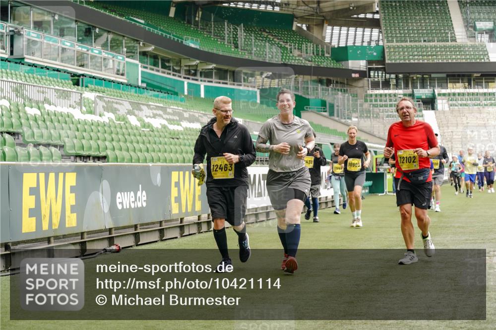 13.09.2026 - 21. swb-Marathon Bremen Michael Burmester http://msf.ph/oto/10421114 13.09.2026 10:44:37 Laufen im Stadion 10004, 10005, 10137, 10176, 10191, 10192, 10194, 10271, 10295, 10325, 10335, 10344, 10402, 10430, 10459, 10513, 10568, 10600, 10605, 10606, 10629, 10679, 10713, 10756, 10779, 10882, 10899, 10900, 10979, 10997, 10999, 11081, 11200, 11217, 11233, 11264, 11307, 11333, 11337, 11355, 11385, 11408, 11448, 11456, 11461, 11482, 11495, 11629, 11808, 11932, 11943, 12057, 12089, 12151, 12224, 12226, 12311, 12321, 12334, 12539 meine-sportfotos.de