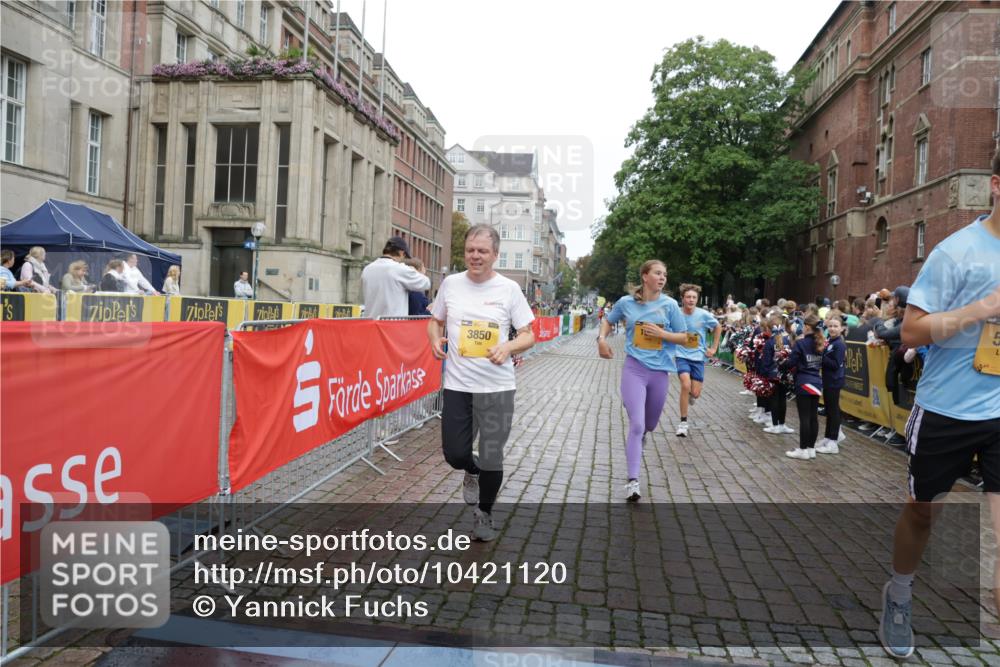 13.09.2026 - Kiel Lauf Yannick Fuchs http://msf.ph/oto/10421120 13.09.2026 09:43:03 Ziel 1040, 1213, 3041, 3849, 3850, 5530, 7874, 8191, 9354, 11753, 12259, 142, 762, 771, 1045, 1777, 2608, 3827, 3849, 4322, 4548, 6075, 6213, 6423, 6542, 6913, 8532, 8870, 9311, 9519, 9592, 9629, 9706, 11721, 12190, 12678, 255, 623, 1508, 4256, 5929, 6377, 7099, 7532, 8066, 8808, 9933, 10047, 10118, 445, 771, 1777, 2914, 2955, 2977, 5559, 6099, 6213, 6542, 12190 meine-sportfotos.de