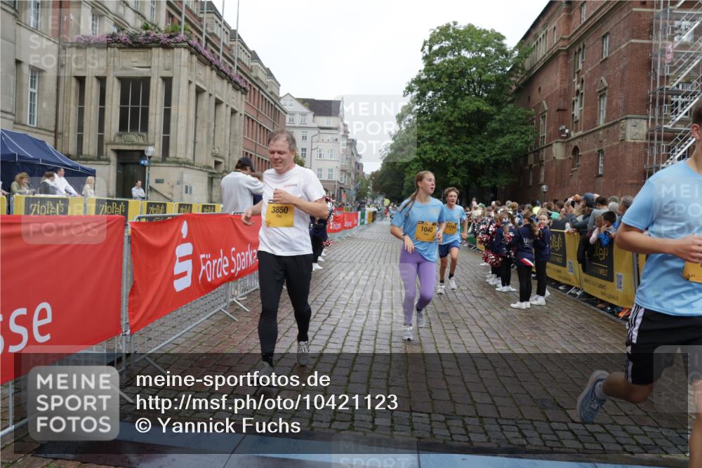 13.09.2026 - Kiel Lauf Yannick Fuchs http://msf.ph/oto/10421123 13.09.2026 09:43:03 Ziel 1040, 1213, 3041, 3849, 3850, 5530, 7874, 8191, 9354, 11753, 12259, 142, 762, 771, 1045, 1777, 2608, 3827, 3849, 4322, 4548, 6075, 6213, 6423, 6542, 6913, 8532, 8870, 9311, 9519, 9592, 9629, 9706, 11721, 12190, 12678, 255, 623, 1508, 4256, 5929, 6377, 7099, 7532, 8066, 8808, 9933, 10047, 10118, 445, 771, 1777, 2914, 2955, 2977, 5559, 6099, 6213, 6542, 12190 meine-sportfotos.de