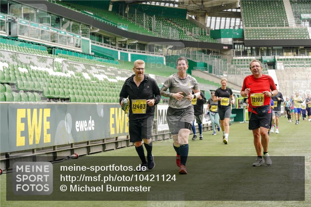 13.09.2026 - 21. swb-Marathon Bremen Michael Burmester http://msf.ph/oto/10421124 13.09.2026 10:44:37 Laufen im Stadion 10004, 10005, 10137, 10176, 10191, 10192, 10194, 10271, 10295, 10325, 10335, 10344, 10402, 10430, 10459, 10513, 10568, 10600, 10605, 10606, 10629, 10679, 10713, 10756, 10779, 10882, 10899, 10900, 10979, 10997, 10999, 11081, 11200, 11217, 11233, 11264, 11307, 11333, 11337, 11355, 11385, 11408, 11448, 11456, 11461, 11482, 11495, 11629, 11808, 11932, 11943, 12057, 12089, 12151, 12224, 12226, 12311, 12321, 12334, 12539 meine-sportfotos.de