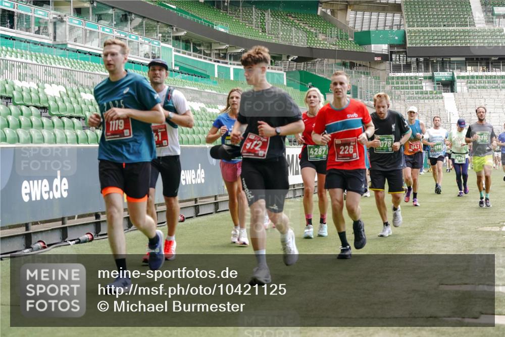13.09.2026 - 21. swb-Marathon Bremen Michael Burmester http://msf.ph/oto/10421125 13.09.2026 12:59:12 Laufen im Stadion 141, 148, 191, 226, 232, 260, 342, 511, 672, 745, 789, 790, 972, 1080, 1119, 1166, 1191, 1199, 1209, 1281, 1493, 1494, 1516, 1642, 1647, 1752, 1931, 1933, 2046, 2088, 2210, 2289, 2343, 2367, 2397, 2425, 2481, 2517, 2570, 2577, 2771, 2806, 2807, 2827, 2885, 2899, 2914, 2953, 2961, 2979, 3015, 3021, 3098, 3120, 3124, 3138, 3148, 3186, 3190, 3233, 3273, 3319, 3338, 3435, 3516, 3531, 3534, 3560, 3652, 3655, 3695, 3861, 3930, 3933, 3934, 205 meine-sportfotos.de