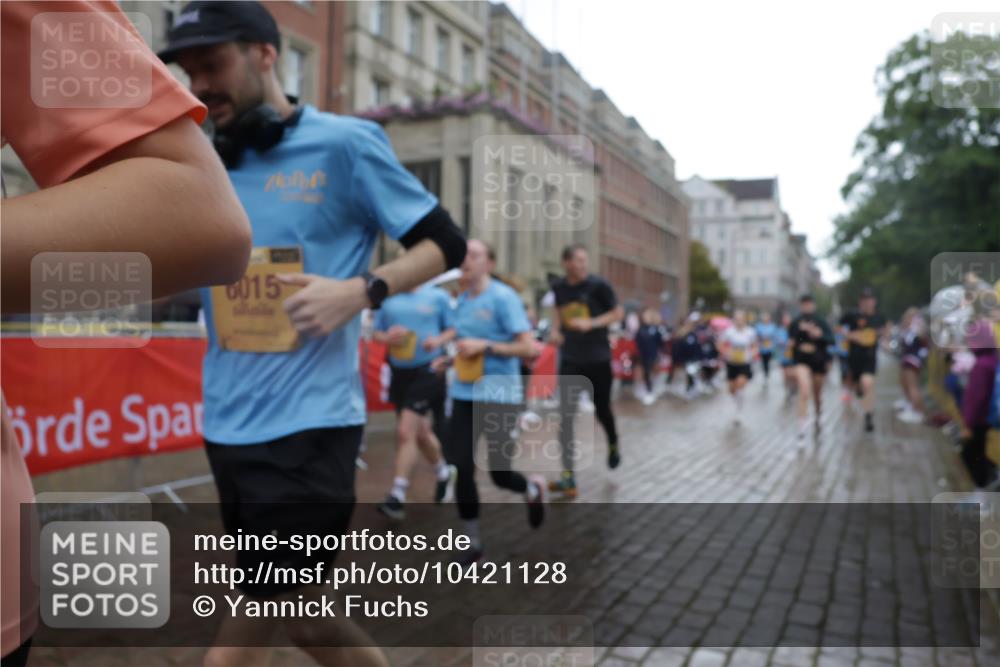 13.09.2026 - Kiel Lauf Yannick Fuchs http://msf.ph/oto/10421128 13.09.2026 10:53:34 Ziel 183, 1199, 1757, 2433, 2692, 3027, 3498, 3922, 4515, 4657, 5285, 5766, 5769, 5788, 6712, 6926, 7021, 7132, 7365, 7571, 7599, 7649, 8003, 8642, 8821, 9198, 9471, 9677, 11166, 11537, 11556, 11912, 12380, 12513, 127, 168, 207, 373, 1071, 2174, 2336, 2859, 3104, 3153, 3173, 3500, 3587, 4005, 4196, 5642, 5643, 5691, 5924, 6015, 6055, 6104, 6181, 6374, 6543, 6695, 6821, 7139, 7365, 7869, 8422, 8483, 8518, 9749, 10276, 10367, 10721, 11074, 11097, 11253 meine-sportfotos.de