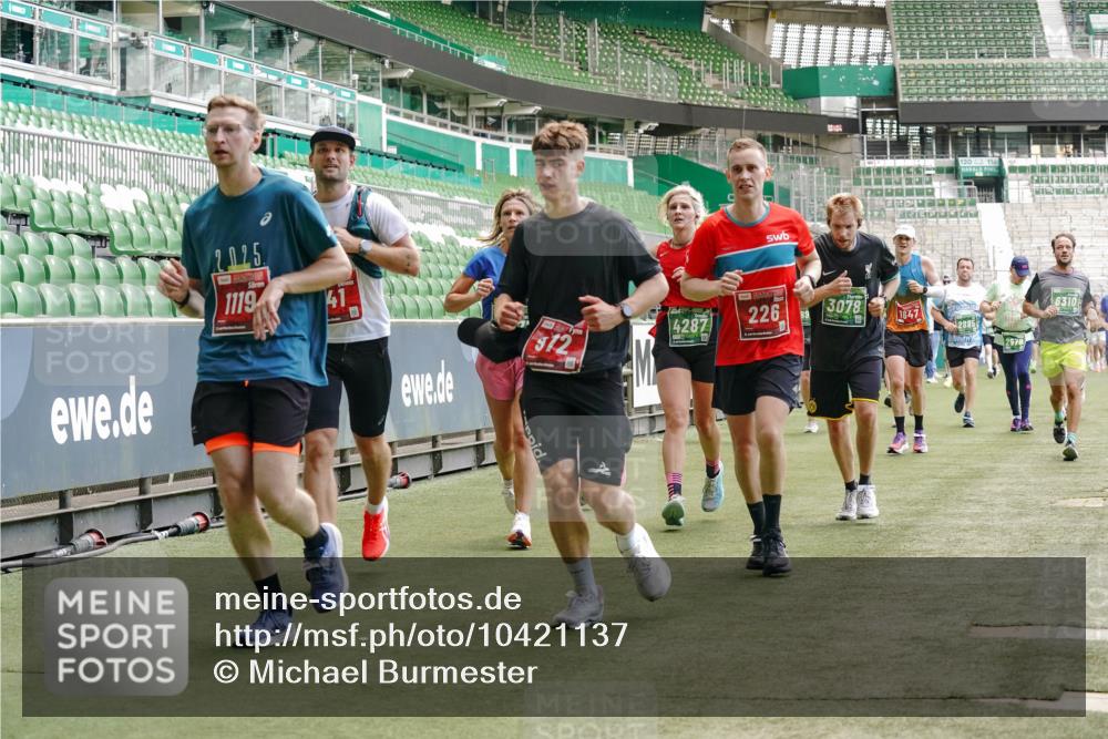 13.09.2026 - 21. swb-Marathon Bremen Michael Burmester http://msf.ph/oto/10421137 13.09.2026 12:59:12 Laufen im Stadion 141, 148, 191, 226, 232, 260, 342, 511, 672, 745, 789, 790, 972, 1080, 1119, 1166, 1191, 1199, 1209, 1281, 1493, 1494, 1516, 1642, 1647, 1752, 1931, 1933, 2046, 2088, 2210, 2289, 2343, 2367, 2397, 2425, 2481, 2517, 2570, 2577, 2771, 2806, 2807, 2827, 2885, 2899, 2914, 2953, 2961, 2979, 3015, 3021, 3098, 3120, 3124, 3138, 3148, 3186, 3190, 3233, 3273, 3319, 3338, 3435, 3516, 3531, 3534, 3560, 3652, 3655, 3695, 3861, 3930, 3933, 3934, 205 meine-sportfotos.de