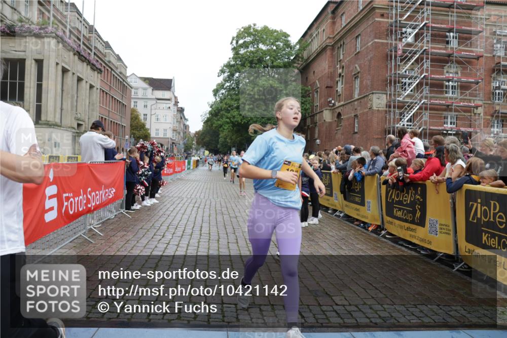 13.09.2026 - Kiel Lauf Yannick Fuchs http://msf.ph/oto/10421142 13.09.2026 09:43:04 Ziel 1040, 1213, 3041, 3850, 5530, 7874, 8191, 9354, 11753, 12259, 142, 762, 1045, 1777, 2608, 3827, 3849, 4322, 4548, 6075, 6213, 6423, 6913, 7874, 8532, 8870, 9311, 9519, 9592, 9629, 9706, 11721, 12190, 12678, 255, 623, 1508, 4256, 5929, 6377, 7099, 7532, 8066, 8808, 9933, 10047, 10118, 445, 771, 1045, 1777, 2914, 4548, 5559, 6075, 6099, 6213, 6542, 12190 meine-sportfotos.de