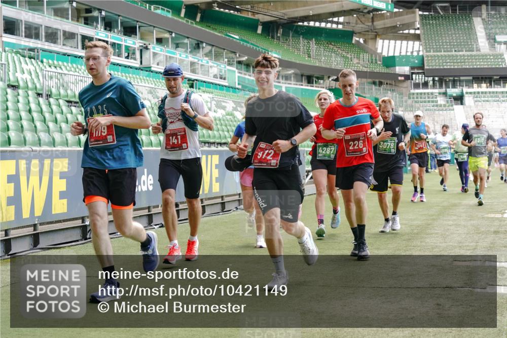 13.09.2026 - 21. swb-Marathon Bremen Michael Burmester http://msf.ph/oto/10421149 13.09.2026 12:59:13 Laufen im Stadion 141, 148, 191, 226, 232, 260, 342, 511, 672, 745, 789, 790, 972, 1080, 1119, 1166, 1191, 1199, 1209, 1281, 1493, 1494, 1516, 1642, 1647, 1931, 1933, 2046, 2088, 2210, 2289, 2343, 2367, 2397, 2425, 2481, 2517, 2570, 2577, 2771, 2806, 2807, 2827, 2885, 2899, 2914, 2953, 2961, 2979, 3015, 3021, 3098, 3120, 3124, 3138, 3148, 3186, 3190, 3233, 3273, 3319, 3338, 3435, 3516, 3531, 3534, 3560, 3652, 3655, 3695, 3861, 3930, 3933, 3934, 205 meine-sportfotos.de