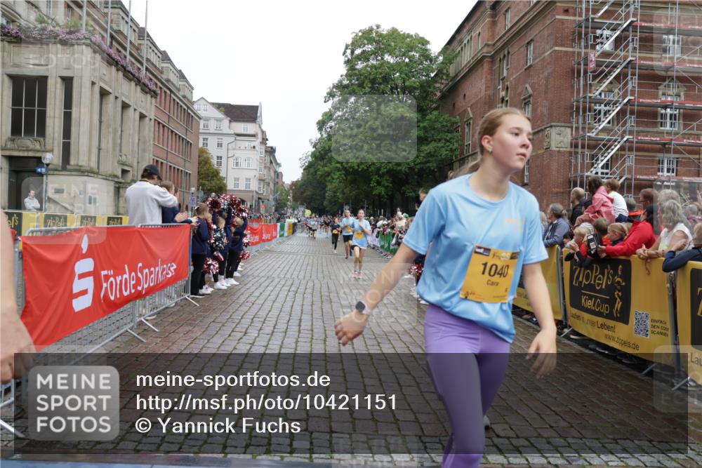 13.09.2026 - Kiel Lauf Yannick Fuchs http://msf.ph/oto/10421151 13.09.2026 09:43:04 Ziel 1040, 1213, 3041, 3850, 5530, 7874, 8191, 9354, 11753, 12259, 142, 762, 1045, 1777, 2608, 3827, 3849, 4322, 4548, 6075, 6213, 6423, 6913, 7874, 8532, 8870, 9311, 9519, 9592, 9629, 9706, 11721, 12190, 12678, 255, 623, 1508, 4256, 5929, 6377, 7099, 7532, 8066, 8808, 9933, 10047, 10118, 445, 771, 1045, 1777, 2914, 4548, 5559, 6075, 6099, 6213, 6542, 12190 meine-sportfotos.de