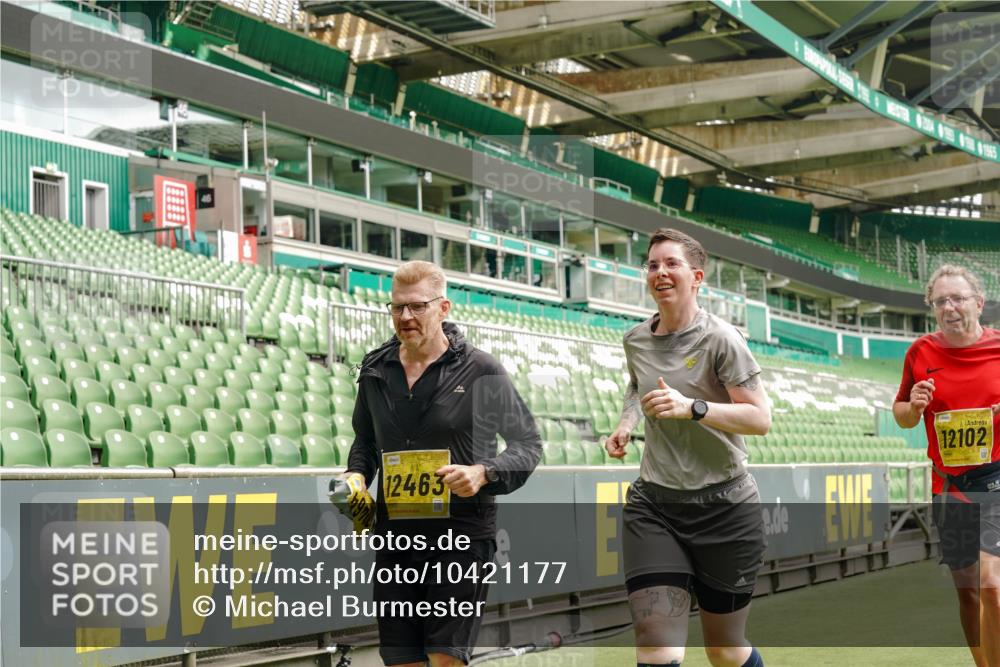 13.09.2026 - 21. swb-Marathon Bremen Michael Burmester http://msf.ph/oto/10421177 13.09.2026 10:44:40 Laufen im Stadion 10004, 10005, 10137, 10176, 10191, 10192, 10194, 10202, 10271, 10295, 10325, 10335, 10344, 10402, 10430, 10459, 10513, 10524, 10568, 10600, 10605, 10606, 10629, 10679, 10713, 10756, 10779, 10882, 10899, 10900, 10979, 10997, 10999, 11081, 11200, 11217, 11233, 11264, 11307, 11333, 11337, 11355, 11385, 11408, 11448, 11456, 11461, 11482, 11495, 11629, 11808, 11932, 11943, 12057, 12089, 12151, 12153, 12224, 12226, 12311, 12321, 12334, 12539 meine-sportfotos.de
