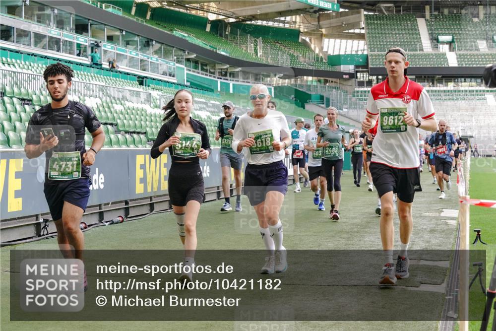 13.09.2026 - 21. swb-Marathon Bremen Michael Burmester http://msf.ph/oto/10421182 13.09.2026 13:22:04 Laufen im Stadion 128, 160, 211, 258, 343, 351, 423, 441, 571, 601, 620, 782, 851, 1060, 1094, 1157, 1158, 1177, 1259, 1316, 1344, 1417, 1439, 1518, 1657, 1669, 1676, 1691, 1729, 1808, 1846, 1883, 2139, 2201, 2258, 2278, 2290, 2394, 2395, 2414, 2437, 2504, 2519, 2551, 2588, 2619, 2632, 2652, 2660, 2685, 2711, 2736, 2793, 2828, 2954, 2964, 2995, 3004, 3010, 3022, 3034, 3070, 3074, 3102, 3144, 3225, 3351, 3530, 3682, 3784, 4020, 4406, 4407, 4431, 4584, 1506 meine-sportfotos.de