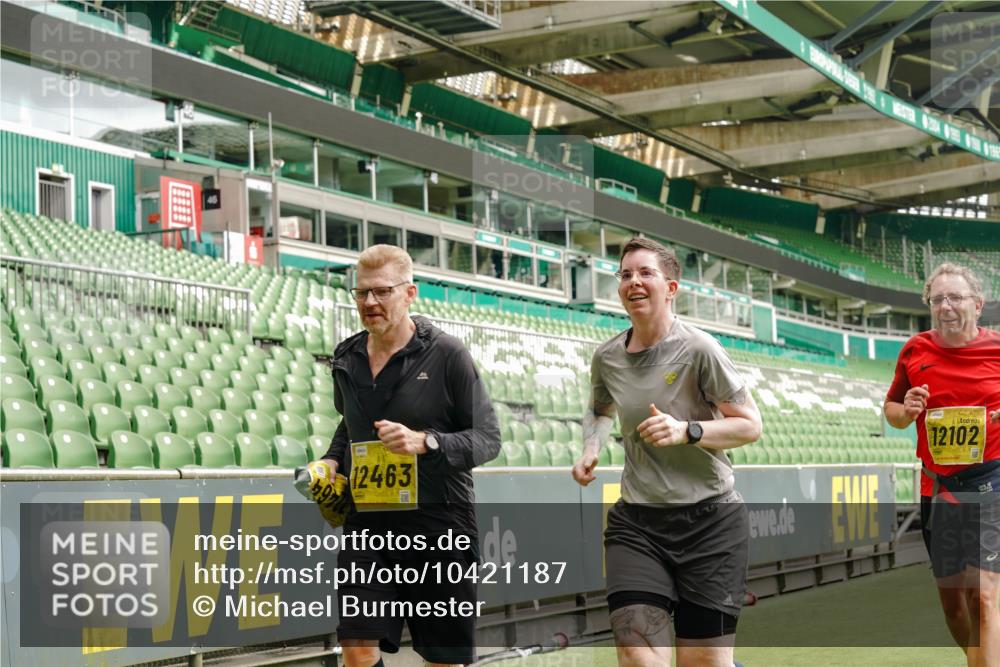 13.09.2026 - 21. swb-Marathon Bremen Michael Burmester http://msf.ph/oto/10421187 13.09.2026 10:44:40 Laufen im Stadion 10004, 10005, 10137, 10176, 10191, 10192, 10194, 10202, 10271, 10295, 10325, 10335, 10344, 10402, 10430, 10459, 10513, 10524, 10568, 10600, 10605, 10606, 10629, 10679, 10713, 10756, 10779, 10882, 10899, 10900, 10979, 10997, 10999, 11081, 11200, 11217, 11233, 11264, 11307, 11333, 11337, 11355, 11385, 11408, 11448, 11456, 11461, 11482, 11495, 11629, 11808, 11932, 11943, 12057, 12089, 12151, 12153, 12224, 12226, 12311, 12321, 12334, 12539 meine-sportfotos.de
