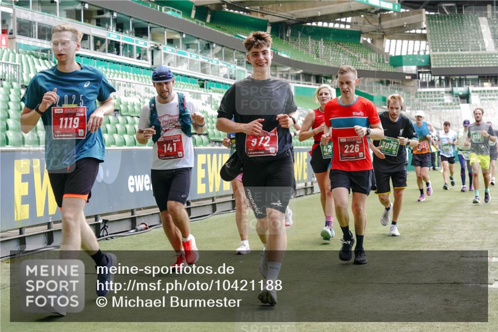 13.09.2026 - 21. swb-Marathon Bremen Michael Burmester http://msf.ph/oto/10421188 13.09.2026 12:59:13 Laufen im Stadion 141, 148, 191, 226, 232, 260, 342, 511, 672, 745, 789, 790, 972, 1080, 1119, 1166, 1191, 1199, 1209, 1281, 1493, 1494, 1516, 1642, 1647, 1931, 1933, 2046, 2088, 2210, 2289, 2343, 2367, 2397, 2425, 2481, 2517, 2570, 2577, 2771, 2806, 2807, 2827, 2885, 2899, 2914, 2953, 2961, 2979, 3015, 3021, 3098, 3120, 3124, 3138, 3148, 3186, 3190, 3233, 3273, 3319, 3338, 3435, 3516, 3531, 3534, 3560, 3652, 3655, 3695, 3861, 3930, 3933, 3934, 205 meine-sportfotos.de