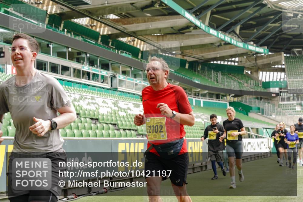13.09.2026 - 21. swb-Marathon Bremen Michael Burmester http://msf.ph/oto/10421197 13.09.2026 10:44:41 Laufen im Stadion 10004, 10005, 10137, 10176, 10191, 10192, 10194, 10202, 10271, 10295, 10325, 10335, 10344, 10402, 10430, 10459, 10513, 10524, 10568, 10600, 10605, 10606, 10629, 10679, 10713, 10756, 10779, 10882, 10899, 10900, 10979, 10997, 10999, 11081, 11200, 11217, 11233, 11264, 11307, 11333, 11337, 11355, 11385, 11408, 11448, 11456, 11461, 11482, 11495, 11629, 11808, 11932, 11943, 12057, 12089, 12151, 12153, 12224, 12226, 12311, 12321, 12334, 12539 meine-sportfotos.de