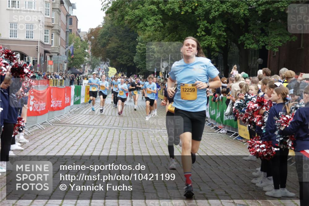 13.09.2026 - Kiel Lauf Yannick Fuchs http://msf.ph/oto/10421199 13.09.2026 09:43:08 Ziel 1040, 3041, 3850, 5530, 9354, 9933, 10047, 10118, 11753, 12259, 142, 762, 1213, 2608, 3827, 3849, 4322, 6423, 6913, 7874, 8191, 8532, 8870, 9311, 9519, 9592, 9629, 9706, 11721, 12678, 255, 401, 623, 1508, 4256, 5929, 6377, 7099, 7532, 7857, 8066, 8808, 10189, 445, 771, 1045, 1777, 2608, 4548, 5559, 6075, 6213, 6423, 6542, 6913, 9706, 12190 meine-sportfotos.de