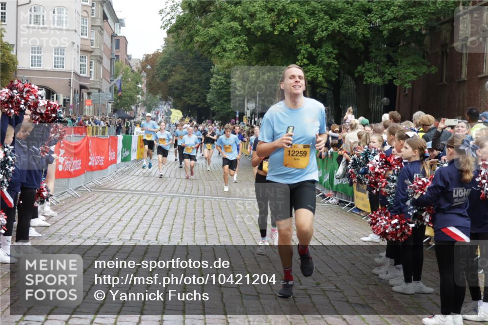 13.09.2026 - Kiel Lauf Yannick Fuchs http://msf.ph/oto/10421204 13.09.2026 09:43:08 Ziel 1040, 3041, 3850, 5530, 9354, 9933, 10047, 10118, 11753, 12259, 142, 762, 1213, 2608, 3827, 3849, 4322, 6423, 6913, 7874, 8191, 8532, 8870, 9311, 9519, 9592, 9629, 9706, 11721, 12678, 255, 401, 623, 1508, 4256, 5929, 6377, 7099, 7532, 7857, 8066, 8808, 10189, 445, 771, 1045, 1777, 2608, 4548, 5559, 6075, 6213, 6423, 6542, 6913, 9706, 12190 meine-sportfotos.de