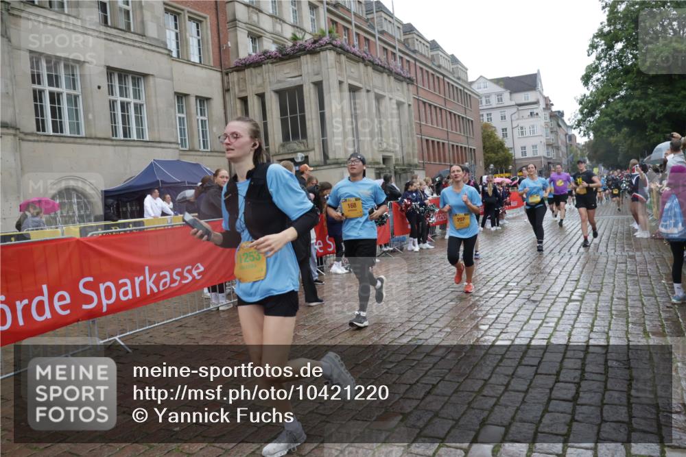 13.09.2026 - Kiel Lauf Yannick Fuchs http://msf.ph/oto/10421220 13.09.2026 10:53:54 Ziel 1117, 1424, 2033, 2683, 2843, 3092, 3817, 3822, 3886, 4045, 4101, 4249, 4276, 4581, 4633, 4701, 4867, 5073, 5203, 5427, 5431, 5506, 5626, 5650, 5675, 5678, 5884, 6297, 6394, 6761, 7144, 7467, 7518, 7695, 8610, 8639, 9124, 9666, 9705, 10146, 10766, 11486, 11897, 12404, 168, 183, 207, 661, 1199, 1424, 1757, 2225, 2433, 2692, 2859, 3027, 3498, 3922, 3962, 4005, 4515, 4633, 4657, 5285, 5766, 5769, 5788, 6543, 6821, 7021, 7132, 7365, 7649, 11166, 11253, 11537, 11556, 12380, 243 meine-sportfotos.de