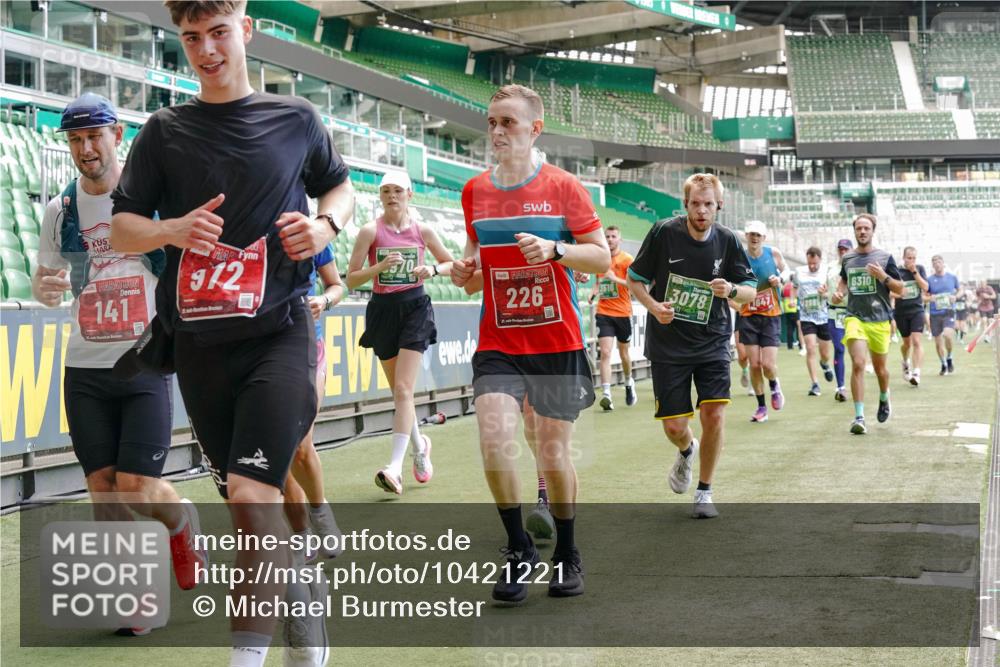 13.09.2026 - 21. swb-Marathon Bremen Michael Burmester http://msf.ph/oto/10421221 13.09.2026 12:59:14 Laufen im Stadion 141, 148, 191, 226, 232, 260, 342, 511, 672, 745, 789, 790, 972, 1080, 1119, 1166, 1191, 1199, 1209, 1281, 1493, 1494, 1516, 1642, 1647, 1931, 1933, 2046, 2088, 2210, 2289, 2343, 2367, 2397, 2425, 2481, 2517, 2570, 2577, 2771, 2806, 2807, 2827, 2885, 2899, 2914, 2953, 2961, 2979, 3015, 3021, 3098, 3120, 3124, 3138, 3148, 3186, 3190, 3233, 3273, 3319, 3338, 3435, 3516, 3531, 3534, 3560, 3652, 3655, 3695, 3861, 3930, 3933, 3934, 205 meine-sportfotos.de