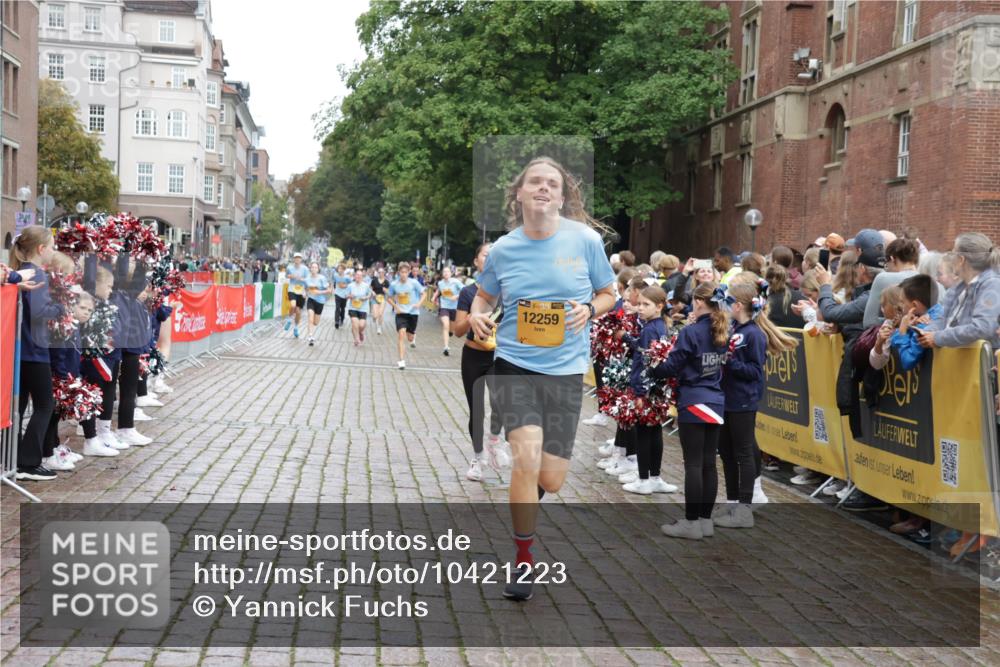 13.09.2026 - Kiel Lauf Yannick Fuchs http://msf.ph/oto/10421223 13.09.2026 09:43:09 Ziel 1040, 3041, 3850, 5530, 5929, 7532, 8808, 9354, 9933, 10047, 10118, 11753, 12259, 142, 762, 1213, 3827, 3849, 4322, 6423, 7874, 8191, 8532, 8870, 9311, 9519, 9592, 9629, 9706, 11721, 12678, 255, 401, 623, 1508, 4256, 6377, 7099, 7857, 8066, 10189, 10300, 12575, 445, 771, 1045, 1777, 2608, 4548, 5559, 6075, 6213, 6423, 6542, 6913, 9706, 12190 meine-sportfotos.de