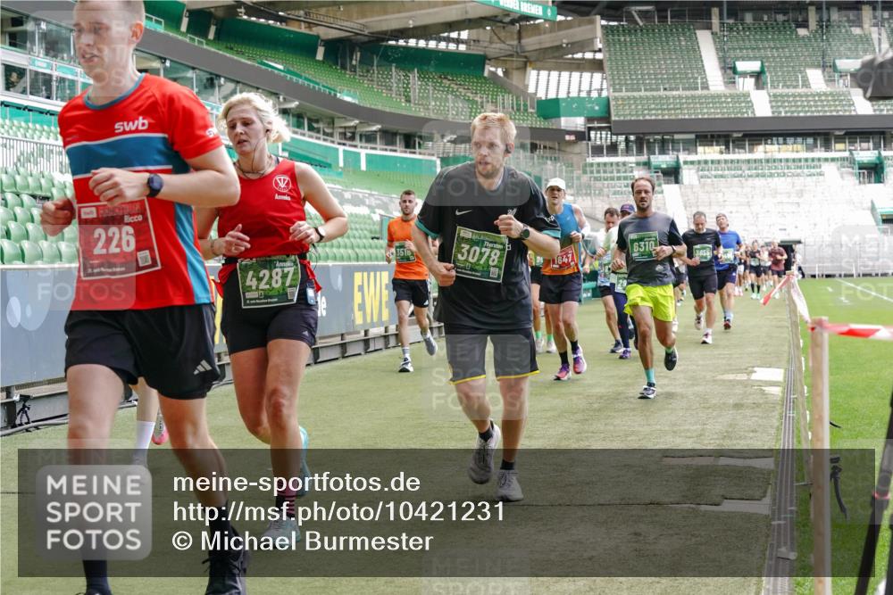 13.09.2026 - 21. swb-Marathon Bremen Michael Burmester http://msf.ph/oto/10421231 13.09.2026 12:59:15 Laufen im Stadion 141, 148, 191, 226, 232, 260, 342, 511, 672, 745, 789, 790, 972, 1080, 1119, 1166, 1191, 1199, 1209, 1281, 1493, 1494, 1516, 1642, 1647, 1931, 1933, 2046, 2088, 2210, 2289, 2343, 2367, 2397, 2425, 2481, 2517, 2570, 2577, 2771, 2806, 2807, 2827, 2885, 2899, 2914, 2953, 2961, 2979, 3015, 3021, 3098, 3120, 3124, 3138, 3148, 3186, 3190, 3233, 3273, 3319, 3338, 3435, 3516, 3531, 3534, 3560, 3652, 3655, 3695, 3861, 3930, 3933, 3934, 205 meine-sportfotos.de