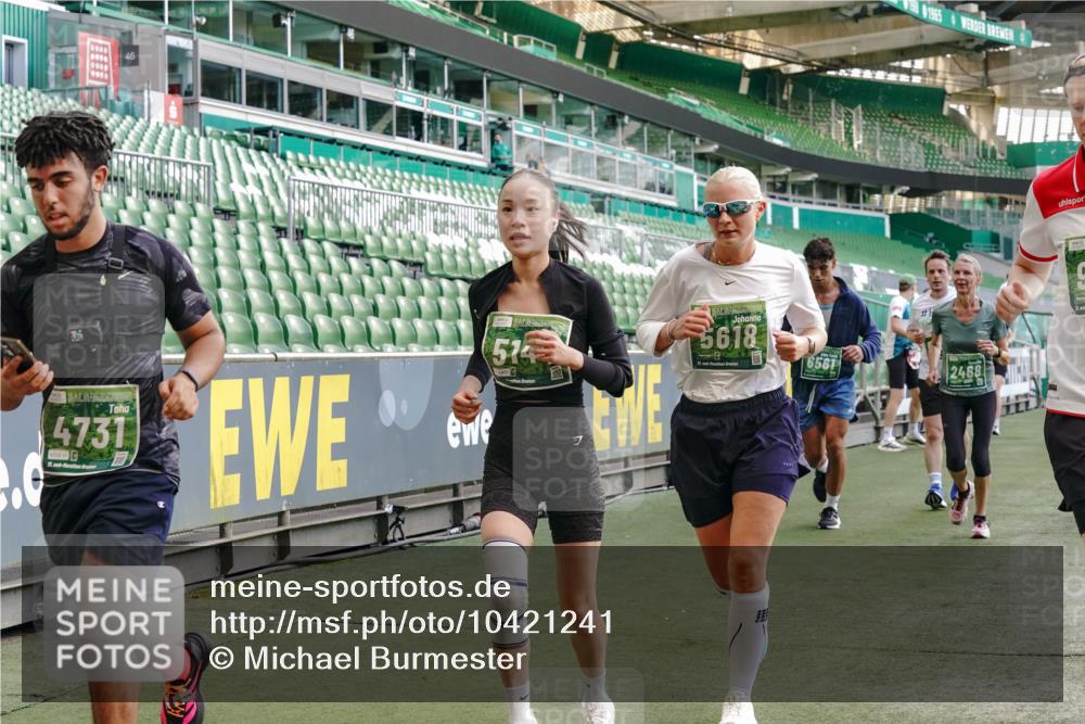 13.09.2026 - 21. swb-Marathon Bremen Michael Burmester http://msf.ph/oto/10421241 13.09.2026 13:22:05 Laufen im Stadion 128, 160, 211, 258, 343, 351, 423, 441, 571, 601, 620, 782, 851, 1060, 1094, 1157, 1158, 1177, 1259, 1316, 1344, 1417, 1439, 1518, 1657, 1669, 1676, 1691, 1729, 1808, 1846, 1883, 2139, 2201, 2258, 2278, 2290, 2394, 2395, 2414, 2437, 2504, 2519, 2551, 2588, 2619, 2632, 2652, 2660, 2685, 2711, 2736, 2828, 2954, 2964, 2995, 3004, 3010, 3022, 3034, 3070, 3074, 3144, 3225, 3351, 3530, 3682, 3784, 4020, 4406, 4407, 4431, 4584, 1506 meine-sportfotos.de