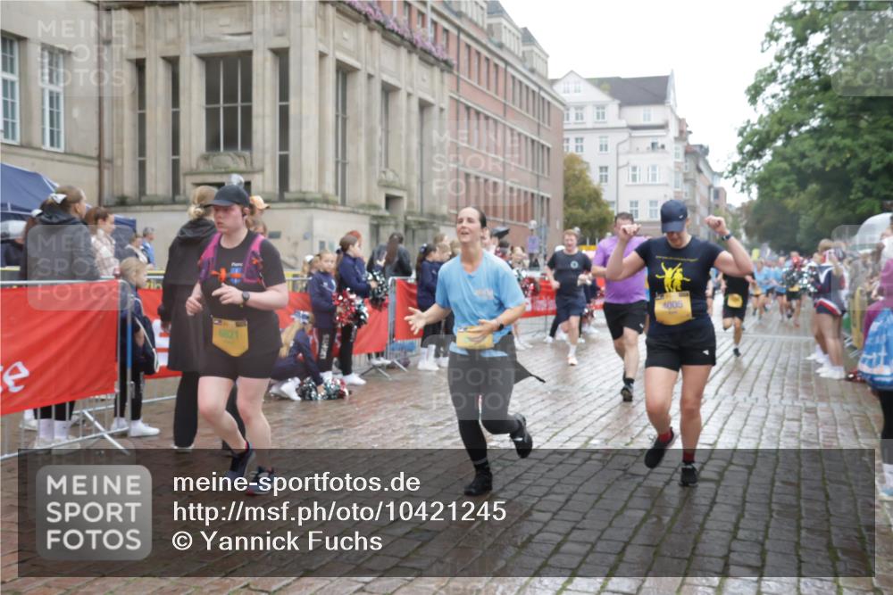 13.09.2026 - Kiel Lauf Yannick Fuchs http://msf.ph/oto/10421245 13.09.2026 10:53:56 Ziel 1117, 2033, 2683, 3092, 3269, 3817, 3822, 3886, 4045, 4101, 4276, 4581, 4701, 4867, 5073, 5203, 5427, 5431, 5506, 5621, 5626, 5650, 5675, 5678, 5884, 6297, 6394, 7144, 7518, 7695, 8610, 8639, 9124, 9666, 9705, 10146, 10766, 11486, 11897, 168, 183, 207, 661, 1199, 1424, 1757, 2225, 2433, 2692, 2843, 3027, 3498, 3922, 3962, 4005, 4249, 4515, 4633, 4657, 5285, 5766, 5769, 5788, 6543, 6821, 7021, 7132, 7365, 7649, 11166, 11537, 11556, 12380, 243 meine-sportfotos.de