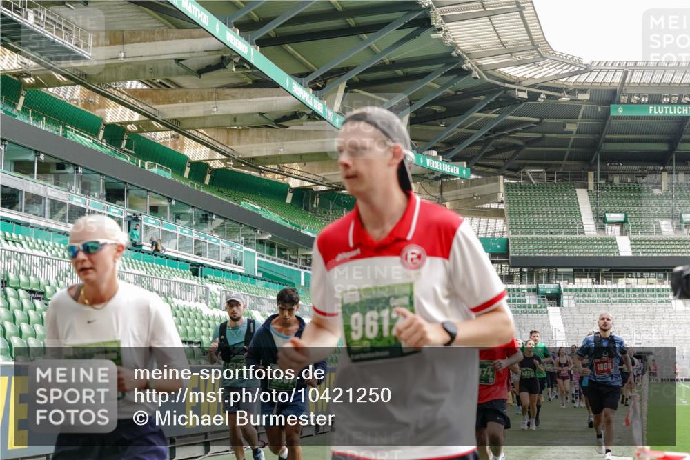 13.09.2026 - 21. swb-Marathon Bremen Michael Burmester http://msf.ph/oto/10421250 13.09.2026 13:22:06 Laufen im Stadion 128, 160, 211, 258, 343, 351, 423, 441, 571, 601, 620, 782, 851, 1060, 1094, 1157, 1158, 1177, 1259, 1316, 1344, 1417, 1439, 1518, 1657, 1669, 1676, 1691, 1729, 1808, 1846, 1883, 2139, 2201, 2258, 2278, 2290, 2394, 2395, 2414, 2504, 2551, 2619, 2632, 2652, 2660, 2685, 2711, 2736, 2828, 2954, 2964, 2995, 3004, 3010, 3022, 3034, 3070, 3074, 3144, 3225, 3351, 3530, 3682, 3784, 4020, 4054, 4406, 4407, 4431, 4584, 1506 meine-sportfotos.de