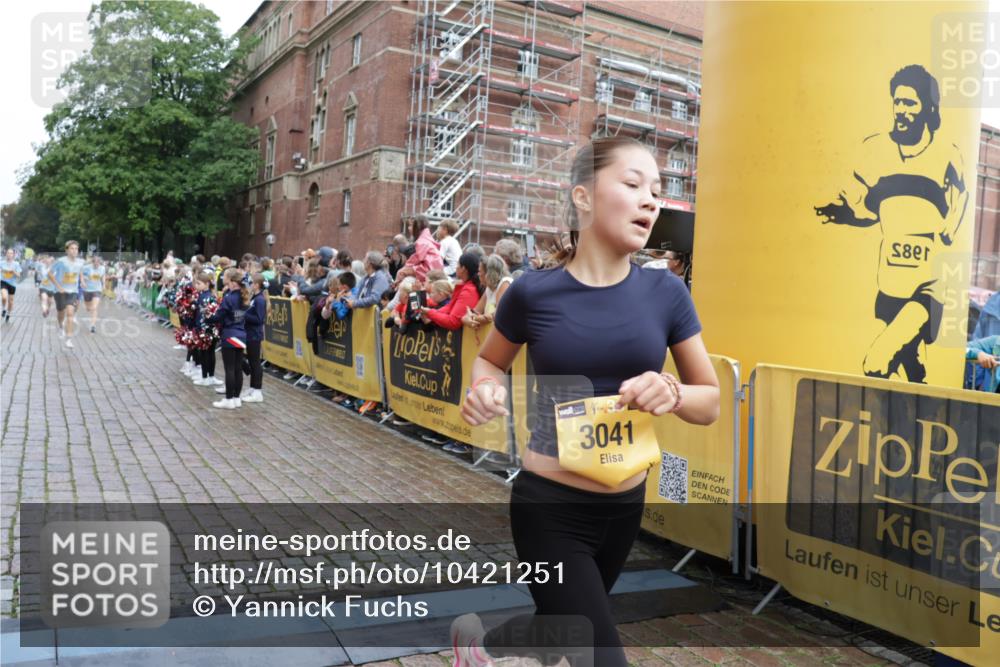 13.09.2026 - Kiel Lauf Yannick Fuchs http://msf.ph/oto/10421251 13.09.2026 09:43:11 Ziel 1040, 1508, 3041, 3850, 5929, 7099, 7532, 8808, 9354, 9933, 10047, 10118, 11753, 12259, 142, 762, 1040, 1213, 3827, 3849, 3850, 4322, 5530, 7874, 8191, 8532, 8870, 9311, 9519, 9592, 9629, 9706, 11721, 12678, 40, 255, 401, 623, 1857, 4256, 6377, 7857, 8066, 10189, 10300, 12575, 142, 1045, 1777, 2608, 4548, 6075, 6213, 6423, 6913, 8532, 9706, 12190 meine-sportfotos.de