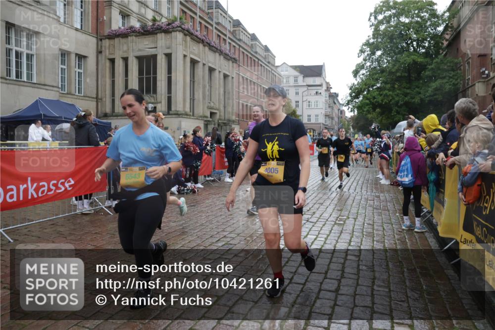 13.09.2026 - Kiel Lauf Yannick Fuchs http://msf.ph/oto/10421261 13.09.2026 10:53:57 Ziel 1117, 2033, 2683, 3024, 3092, 3269, 3817, 3822, 3886, 4045, 4101, 4276, 4581, 4701, 4867, 5073, 5203, 5427, 5431, 5506, 5621, 5626, 5650, 5675, 5678, 5680, 5884, 6297, 6394, 7144, 7518, 7695, 8610, 8639, 9124, 9666, 9705, 10146, 10766, 11486, 11897, 183, 661, 1199, 1424, 1757, 2225, 2433, 2692, 2843, 3027, 3498, 3922, 3962, 4005, 4249, 4515, 4633, 4657, 5285, 5427, 5766, 5769, 5788, 6543, 6821, 7021, 7132, 7365, 7649, 11166, 11537, 11556, 12380, 243 meine-sportfotos.de