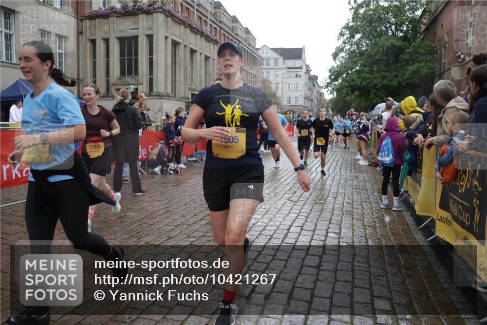 13.09.2026 - Kiel Lauf Yannick Fuchs http://msf.ph/oto/10421267 13.09.2026 10:53:57 Ziel 1117, 2033, 2683, 3024, 3092, 3269, 3817, 3822, 3886, 4045, 4101, 4276, 4581, 4701, 4867, 5073, 5203, 5427, 5431, 5506, 5621, 5626, 5650, 5675, 5678, 5680, 5884, 6297, 6394, 7144, 7518, 7695, 8610, 8639, 9124, 9666, 9705, 10146, 10766, 11486, 11897, 183, 661, 1199, 1424, 1757, 2225, 2433, 2692, 2843, 3027, 3498, 3922, 3962, 4005, 4249, 4515, 4633, 4657, 5285, 5427, 5766, 5769, 5788, 6543, 6821, 7021, 7132, 7365, 7649, 11166, 11537, 11556, 12380, 243 meine-sportfotos.de