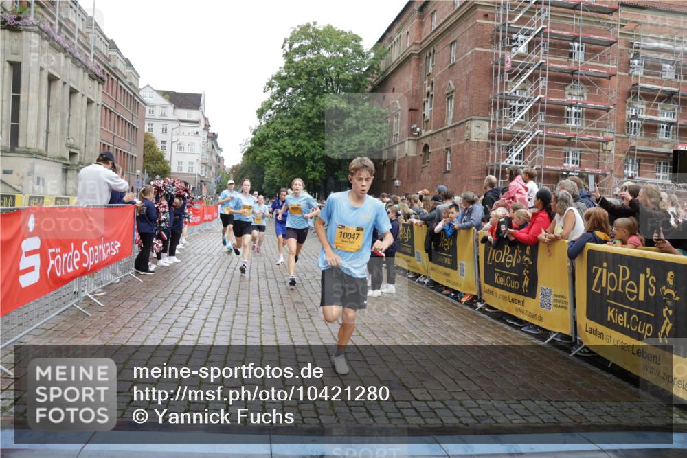 13.09.2026 - Kiel Lauf Yannick Fuchs http://msf.ph/oto/10421280 13.09.2026 09:43:13 Ziel 255, 623, 1508, 3041, 5929, 7099, 7532, 8808, 9354, 9933, 10047, 10118, 12259, 142, 762, 1040, 1213, 3827, 3849, 3850, 4322, 5530, 7874, 8191, 8532, 8870, 9311, 9519, 9592, 9629, 11721, 11753, 12678, 40, 401, 1049, 1857, 4171, 4256, 6377, 7773, 7857, 7905, 8066, 8770, 8834, 10189, 10300, 11246, 12101, 12575, 142, 1045, 1777, 2608, 4548, 6075, 6213, 6423, 6913, 8532, 9519, 9592, 9706 meine-sportfotos.de