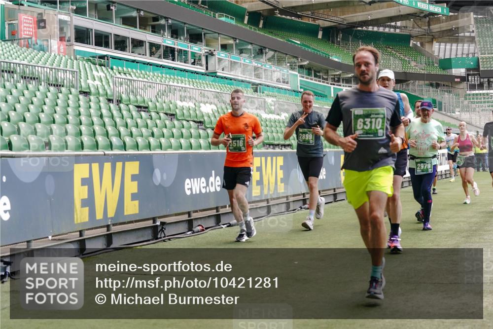 13.09.2026 - 21. swb-Marathon Bremen Michael Burmester http://msf.ph/oto/10421281 13.09.2026 12:59:17 Laufen im Stadion 141, 148, 191, 226, 232, 260, 342, 511, 672, 745, 789, 790, 972, 1080, 1119, 1166, 1191, 1199, 1209, 1281, 1493, 1494, 1516, 1642, 1647, 1931, 1933, 2088, 2210, 2289, 2343, 2367, 2397, 2425, 2481, 2517, 2570, 2577, 2686, 2771, 2806, 2807, 2827, 2885, 2899, 2914, 2953, 2961, 2979, 3015, 3021, 3098, 3120, 3124, 3138, 3148, 3186, 3190, 3233, 3273, 3319, 3338, 3435, 3516, 3531, 3534, 3560, 3652, 3655, 3695, 3861, 3930, 3933, 3934, 205 meine-sportfotos.de