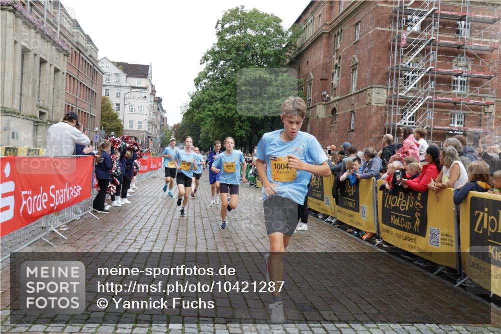 13.09.2026 - Kiel Lauf Yannick Fuchs http://msf.ph/oto/10421287 13.09.2026 09:43:14 Ziel 255, 623, 1508, 3041, 5929, 7099, 7532, 8808, 9354, 9933, 10047, 10118, 12259, 142, 762, 1040, 1213, 3827, 3849, 3850, 4322, 5530, 7874, 8191, 8532, 8870, 9311, 9519, 9592, 9629, 11721, 11753, 12678, 40, 401, 1049, 1857, 4171, 4256, 6377, 7773, 7857, 7905, 8066, 8770, 8834, 10189, 10300, 11246, 12101, 12575, 142, 1045, 2608, 4548, 6075, 6423, 6913, 8532, 9519, 9592, 9706 meine-sportfotos.de