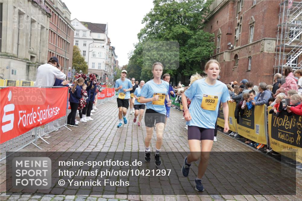 13.09.2026 - Kiel Lauf Yannick Fuchs http://msf.ph/oto/10421297 13.09.2026 09:43:15 Ziel 255, 623, 1508, 3041, 5929, 6377, 7099, 7532, 8808, 9354, 9933, 10047, 10118, 12259, 762, 1040, 1213, 3827, 3849, 3850, 4322, 5530, 7874, 8191, 8870, 9311, 9354, 9519, 9592, 9629, 11721, 11753, 12678, 40, 401, 1049, 1857, 4171, 4256, 7773, 7857, 7905, 8066, 8770, 8834, 10189, 10300, 11246, 12101, 12575, 142, 2608, 6423, 6913, 8532, 9519, 9592, 9706 meine-sportfotos.de