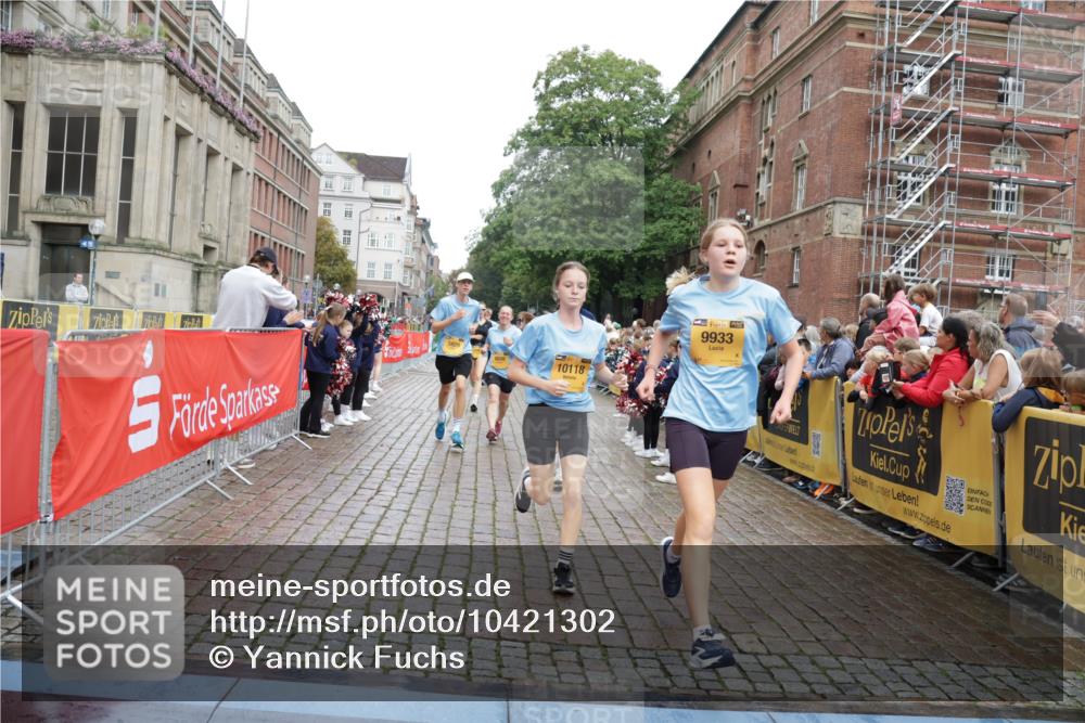 13.09.2026 - Kiel Lauf Yannick Fuchs http://msf.ph/oto/10421302 13.09.2026 09:43:15 Ziel 255, 623, 1508, 3041, 5929, 6377, 7099, 7532, 8808, 9354, 9933, 10047, 10118, 12259, 762, 1040, 1213, 3827, 3849, 3850, 4322, 5530, 7874, 8191, 8870, 9311, 9354, 9519, 9592, 9629, 11721, 11753, 12678, 40, 401, 1049, 1857, 4171, 4256, 7773, 7857, 7905, 8066, 8770, 8834, 10189, 10300, 11246, 12101, 12575, 142, 2608, 6423, 6913, 8532, 9519, 9592, 9706 meine-sportfotos.de