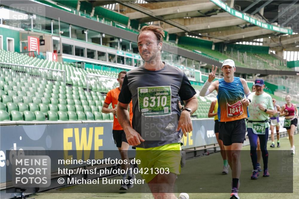 13.09.2026 - 21. swb-Marathon Bremen Michael Burmester http://msf.ph/oto/10421303 13.09.2026 12:59:18 Laufen im Stadion 141, 148, 191, 226, 232, 260, 342, 511, 672, 745, 789, 790, 972, 1080, 1119, 1166, 1191, 1199, 1209, 1281, 1493, 1494, 1516, 1642, 1647, 1931, 1933, 2088, 2210, 2289, 2343, 2367, 2397, 2425, 2481, 2517, 2570, 2577, 2686, 2771, 2806, 2807, 2827, 2885, 2899, 2914, 2953, 2961, 2979, 3015, 3021, 3098, 3120, 3124, 3138, 3148, 3186, 3190, 3233, 3273, 3338, 3435, 3516, 3531, 3534, 3560, 3652, 3655, 3695, 3861, 3930, 3933, 3934, 205 meine-sportfotos.de