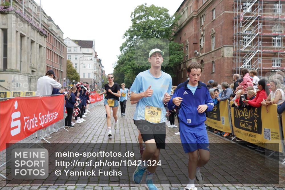 13.09.2026 - Kiel Lauf Yannick Fuchs http://msf.ph/oto/10421324 13.09.2026 09:43:17 Ziel 255, 623, 1508, 3041, 5929, 6377, 7099, 7532, 8808, 9933, 10047, 10118, 12259, 762, 1040, 1213, 3827, 3849, 3850, 4322, 5530, 7874, 8191, 8870, 9311, 9354, 9629, 11721, 11753, 12259, 12678, 40, 401, 1049, 1833, 1857, 4171, 4256, 7773, 7857, 7905, 8066, 8770, 8834, 10189, 10300, 11246, 12101, 12575, 142, 762, 4322, 8532, 9519, 9592, 9706 meine-sportfotos.de
