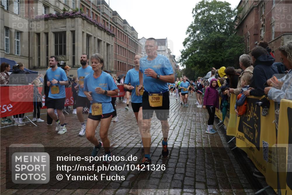 13.09.2026 - Kiel Lauf Yannick Fuchs http://msf.ph/oto/10421326 13.09.2026 10:54:03 Ziel 1740, 2683, 3024, 3269, 3649, 3886, 4045, 4101, 4264, 4276, 4581, 4867, 5119, 5392, 5506, 5621, 5626, 5650, 5675, 5678, 5680, 6394, 6519, 7144, 7276, 7518, 7535, 8639, 8925, 9088, 9517, 9618, 9666, 10084, 10119, 10146, 10766, 11486, 183, 661, 1117, 1199, 1424, 2033, 2225, 2433, 2692, 2843, 3027, 3092, 3498, 3817, 3822, 3922, 3962, 4249, 4515, 4633, 4657, 4701, 5073, 5203, 5285, 5427, 5431, 5766, 5769, 5788, 5884, 7021, 7132, 11166, 11537, 243 meine-sportfotos.de