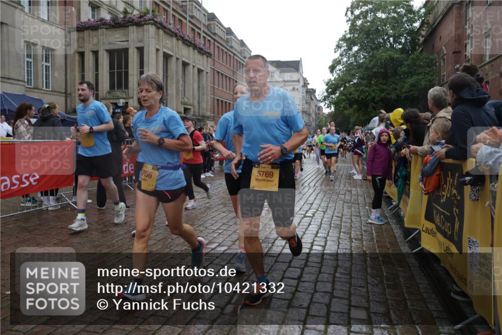 13.09.2026 - Kiel Lauf Yannick Fuchs http://msf.ph/oto/10421332 13.09.2026 10:54:04 Ziel 1740, 2683, 2746, 3024, 3269, 3649, 3886, 4045, 4101, 4264, 4276, 4525, 4581, 4867, 5119, 5392, 5506, 5621, 5626, 5650, 5675, 5678, 5680, 6394, 6519, 7276, 7518, 7535, 8639, 8925, 9088, 9517, 9618, 9666, 10084, 10119, 10146, 10766, 11486, 183, 661, 1117, 1199, 1424, 2033, 2225, 2433, 2692, 2843, 3027, 3092, 3498, 3817, 3822, 3922, 3962, 4249, 4515, 4633, 4657, 4701, 5073, 5203, 5285, 5427, 5431, 5766, 5769, 5788, 5884, 7021, 7132, 11166, 11537, 243 meine-sportfotos.de