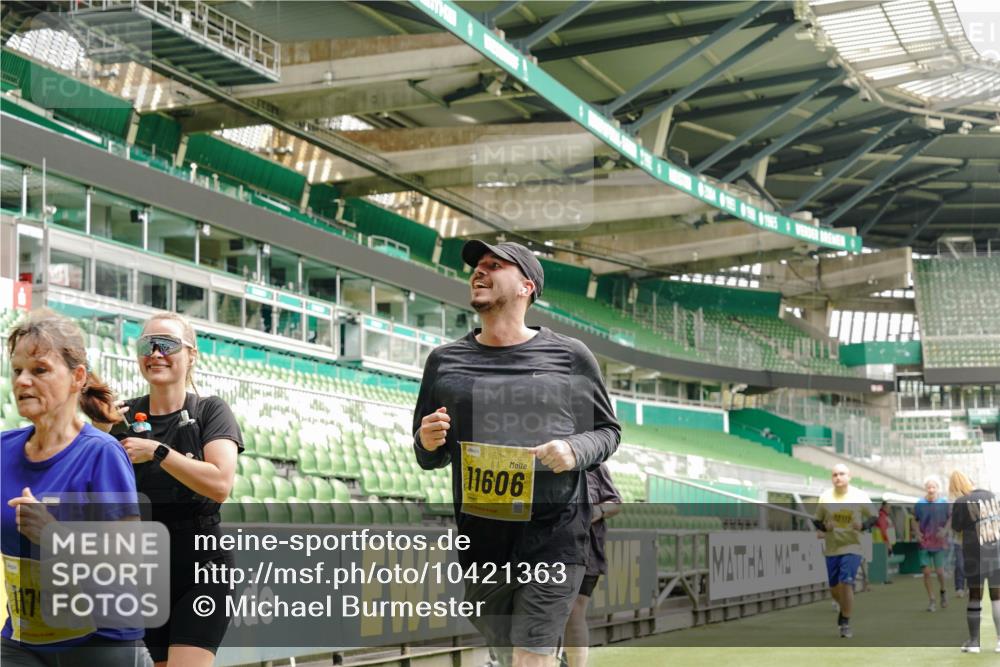 13.09.2026 - 21. swb-Marathon Bremen Michael Burmester http://msf.ph/oto/10421363 13.09.2026 10:44:49 Laufen im Stadion 10004, 10005, 10137, 10176, 10191, 10192, 10194, 10202, 10242, 10271, 10295, 10325, 10335, 10344, 10402, 10430, 10459, 10513, 10524, 10568, 10600, 10605, 10606, 10629, 10651, 10679, 10713, 10756, 10779, 10882, 10899, 10900, 10979, 10997, 10999, 11081, 11200, 11217, 11233, 11264, 11307, 11333, 11337, 11355, 11385, 11408, 11448, 11456, 11461, 11482, 11495, 11629, 11808, 11932, 11943, 12057, 12089, 12151, 12153, 12224, 12226, 12311, 12321, 12334, 12539 meine-sportfotos.de