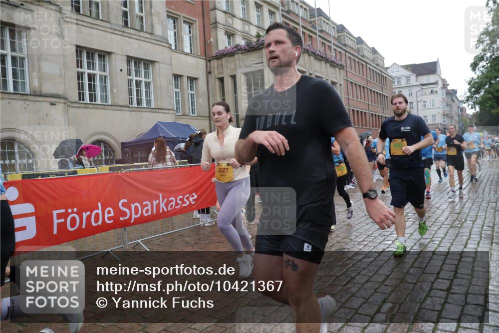 13.09.2026 - Kiel Lauf Yannick Fuchs http://msf.ph/oto/10421367 13.09.2026 10:54:09 Ziel 243, 548, 1343, 1740, 2196, 2471, 2579, 2746, 3024, 3269, 3293, 3337, 3649, 4264, 4310, 4525, 4582, 5119, 5392, 5621, 5675, 5678, 5680, 6519, 6888, 7276, 7518, 7535, 8849, 8925, 9088, 9400, 9517, 9618, 9863, 10084, 10119, 10443, 11961, 12746, 183, 661, 1117, 1199, 1424, 2033, 2225, 2433, 2683, 2843, 3027, 3092, 3817, 3822, 3886, 3922, 3962, 4045, 4101, 4249, 4276, 4581, 4633, 4701, 4867, 5073, 5203, 5427, 5431, 5506, 5626, 5650, 5675, 5678, 5884, 7518, 183 meine-sportfotos.de