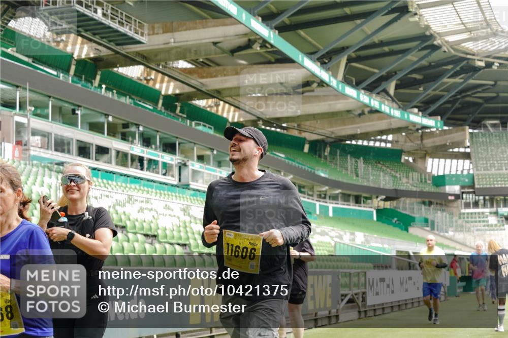 13.09.2026 - 21. swb-Marathon Bremen Michael Burmester http://msf.ph/oto/10421375 13.09.2026 10:44:49 Laufen im Stadion 10004, 10005, 10137, 10176, 10191, 10192, 10194, 10202, 10242, 10271, 10295, 10325, 10335, 10344, 10402, 10430, 10459, 10513, 10524, 10568, 10600, 10605, 10606, 10629, 10651, 10679, 10713, 10756, 10779, 10882, 10899, 10900, 10979, 10997, 10999, 11081, 11200, 11217, 11233, 11264, 11307, 11333, 11337, 11355, 11385, 11408, 11448, 11456, 11461, 11482, 11495, 11629, 11808, 11932, 11943, 12057, 12089, 12151, 12153, 12224, 12226, 12311, 12321, 12334, 12539 meine-sportfotos.de